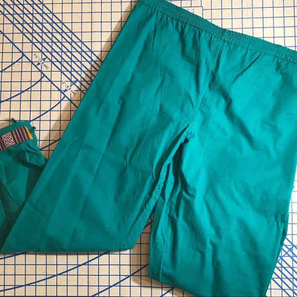 Boho embroidered pants lots of pockets nwot large - Picture 6 of 8